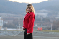 Vyšívaný prechodný kabát Zahľadená do krásy