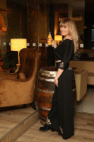 Vyšívané nohavice Čierna elegancia