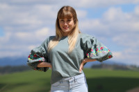 Vyšívaná ľanová blúzka Tanec medzi kvetmi