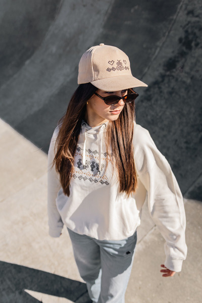 Vyšívaná šiltovka Čičmany