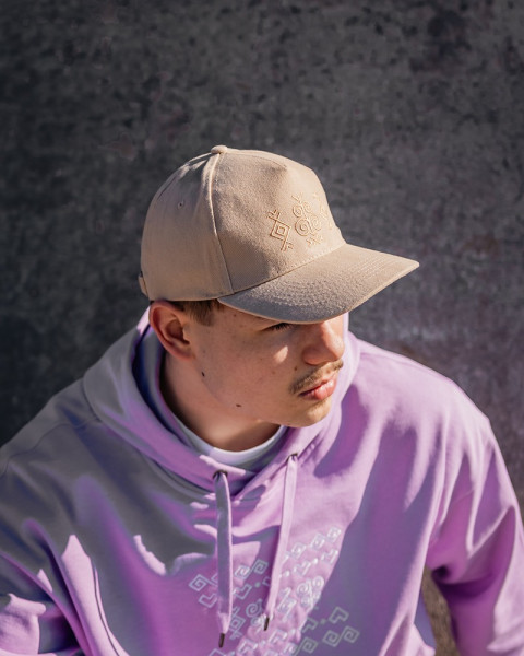 Vyšívaná šiltovka Čičmany