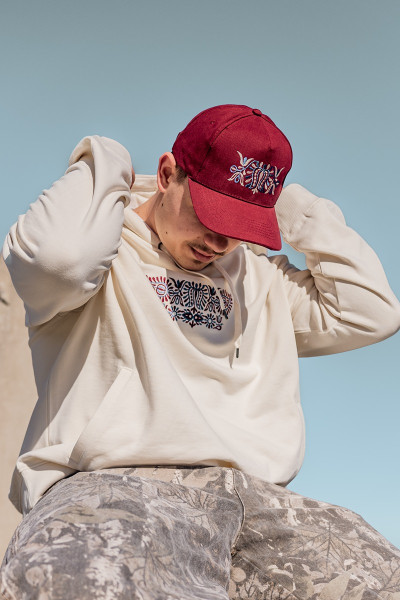 Vyšívaná šiltovka Čataj