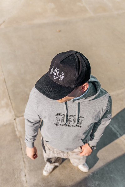 Vyšívaná šiltovka Čičmany