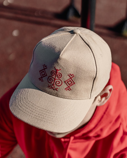 Vyšívaná šiltovka Čičmany