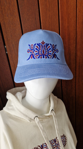 Vyšívaná šiltovka Čataj