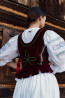Folklórny vyšívaný zamatový lajblík Anča - Krojove.sk