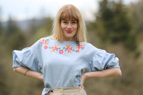 Vyšívaná ľanová blúzka...