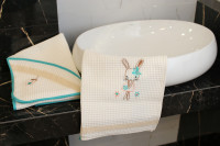 Vyšívaný WAFLE bavlnený detský uterák ZAJKO