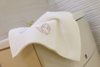 Vyšívaný WAFLE bavlnený uterák ROSE