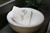 Vyšívaný WAFLE bavlnený uterák ROSE