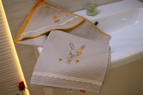 Vyšívaný WAFLE bavlnený...