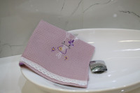 Vyšívaný WAFLE bavlnený detský uterák ZAJKO