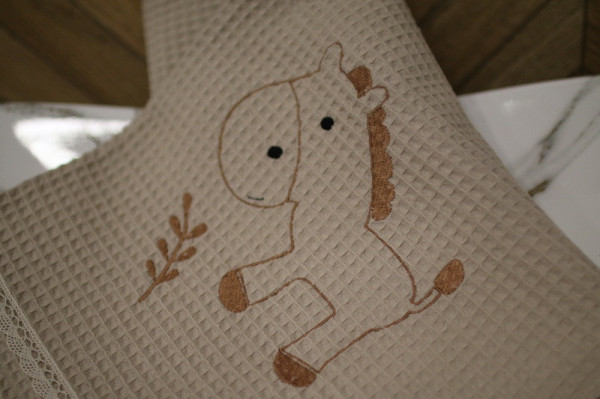 Vyšívaný WAFLE bavlnený...