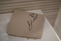 Vyšívaný WAFLE bavlnený  uterák ROSE