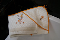 Vyšívaný WAFLE bavlnený detský uterák ZAJKO