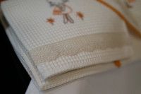 Vyšívaný WAFLE bavlnený detský uterák ZAJKO