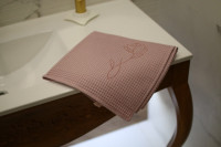 Vyšívaný WAFLE bavlnený uterák ROSE