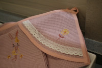 Vyšívaná WAFLE bavlnená detská osuška KVIETOK