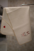 Vyšívaná WAFLE bavlnená detská osuška SRDIEČKO