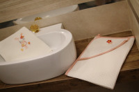 Vyšívaná WAFLE bavlnená detská osuška KVIETOK