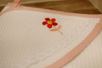 Vyšívaná WAFLE bavlnená detská osuška KVIETOK