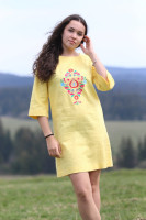 Krátke vyšívané ľanové žlté šaty Banánová vôňa - Krojové.sk