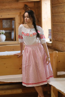 Ľudová sukňa V záhradôčke pod okienkom