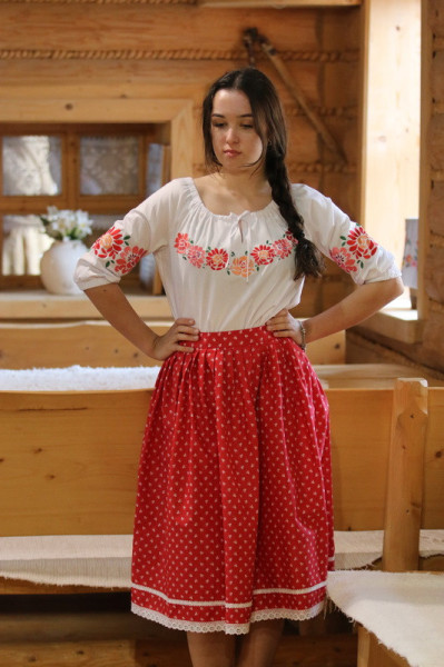 Ľudová sukňa Vretienko mi padá