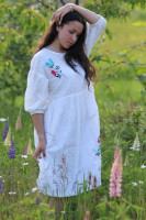 Vyšívané madeirové šaty Pod jabloňou