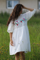 Vyšívané madeirové šaty Pôvab ženy