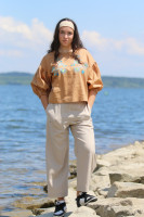 Vyšívaná ľanová blúzka V prievane