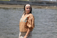 Vyšívaná ľanová blúzka V prievane