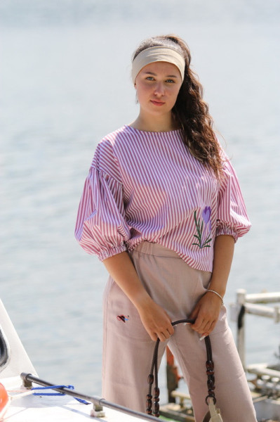 Vyšívaná bavlnená blúzka...