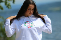 Vyšívaná mikina DCÉRA KRÁĽA biela