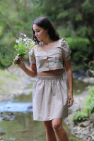 Vyšívaný bavlnený crop top Vodná hladina