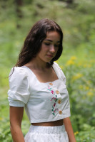 Vyšívaný crop top Naboso