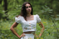 Vyšívaný bavlnený crop top Biela alej