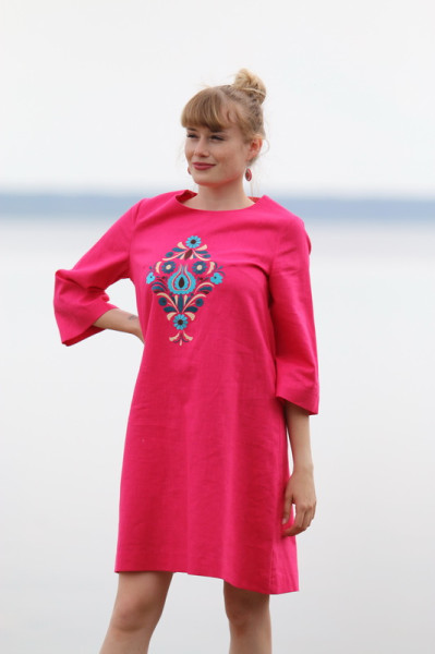 Krátke vyšívané ľanové šaty...