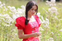 Vyšívaný bavlnený crop top Jahodový kokteil