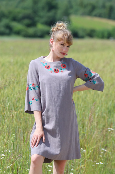 Krátke vyšívané ľanové šaty...