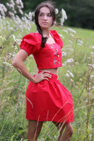 Vyšívaný bavlnený crop top Jahodový kokteil