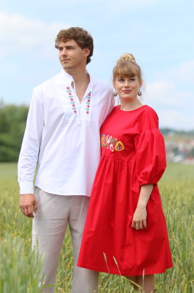 Vyšívané šaty Lesná jahôdka