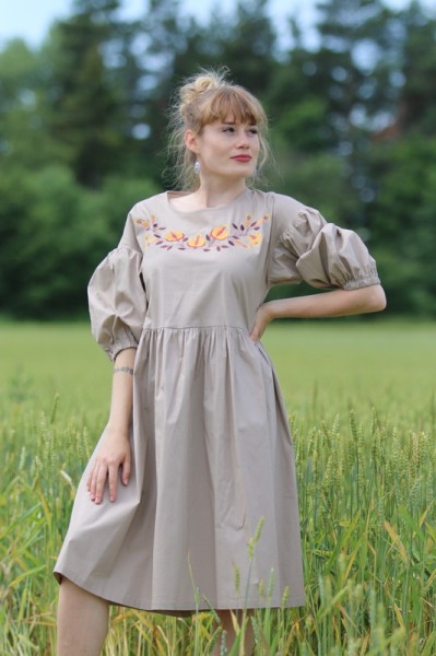 Vyšívané bavlnené šaty...