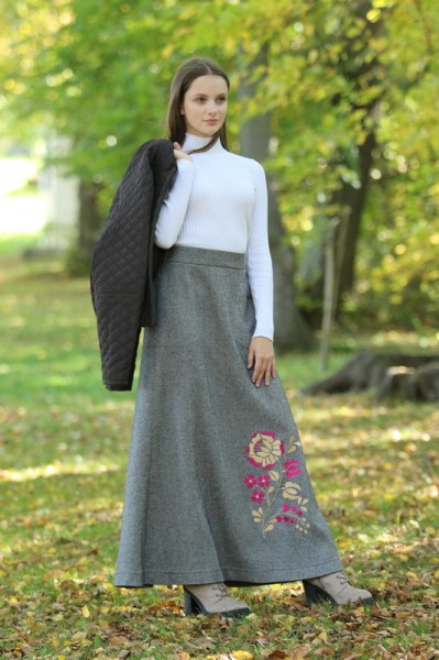 Dámska vlnená vyšívaná maxi...