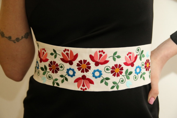 Vyšívaný opasok Rozkvitnutá