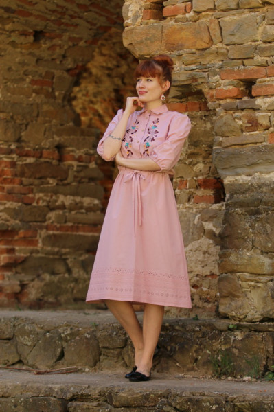 Bavlnené vyšívané šaty Vôňa...