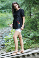 Vyšívaná blúzka Sama v lese