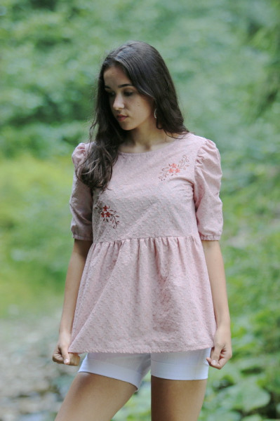 Vyšívaná blúzka Lupene ruže