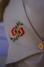 Elegantná vyšívaná vesta Dúšok kávy