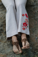 Ľanové vyšívané nohavice Vyryté do skál